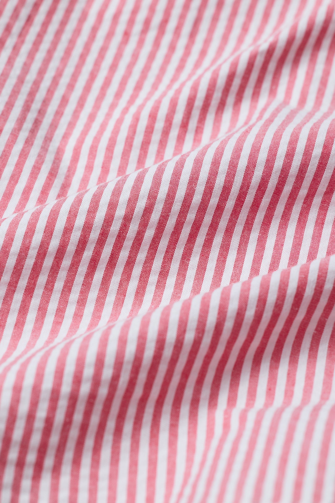 CLASSIC BUTTON DOWN SHIRT in RED CANDY STRIPE