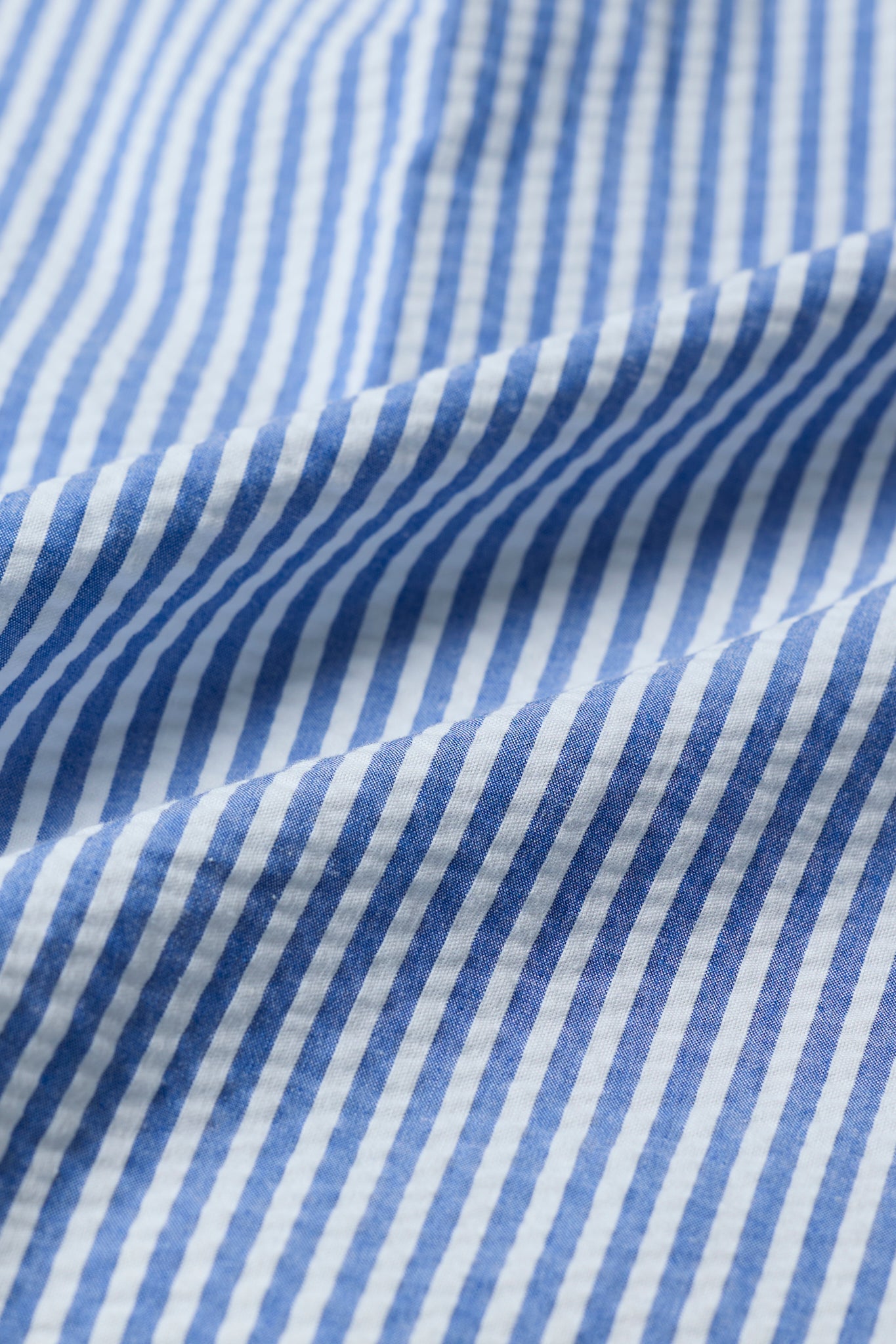 CLASSIC BUTTON DOWN SHIRT in BLUE CANDY STRIPE