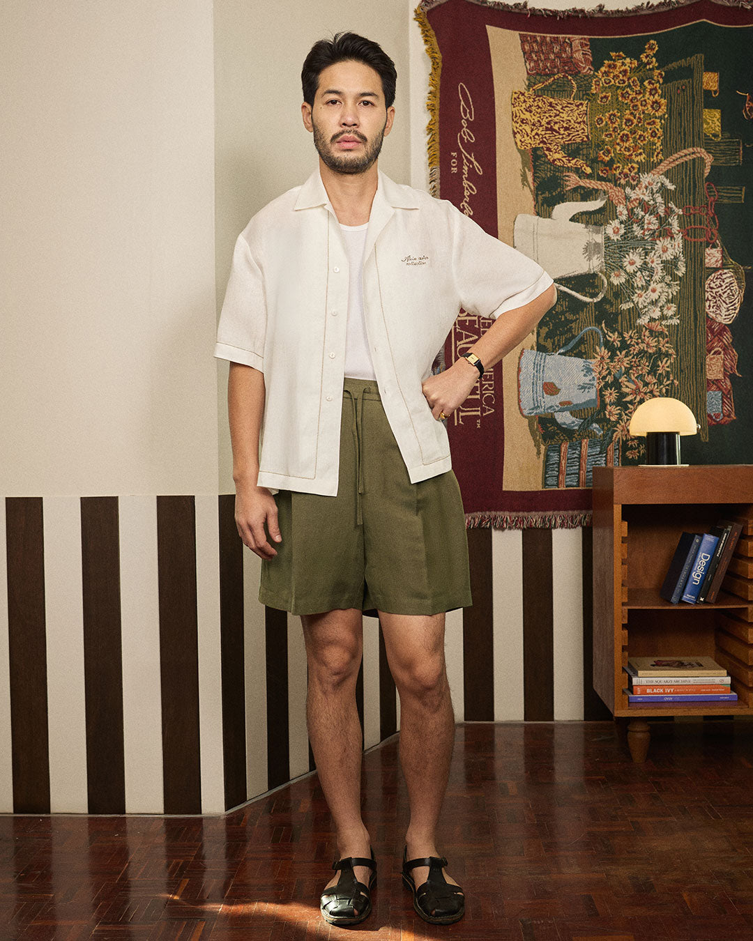 RELAXED FIT SHORTS in OLIVE GREEN LINEN