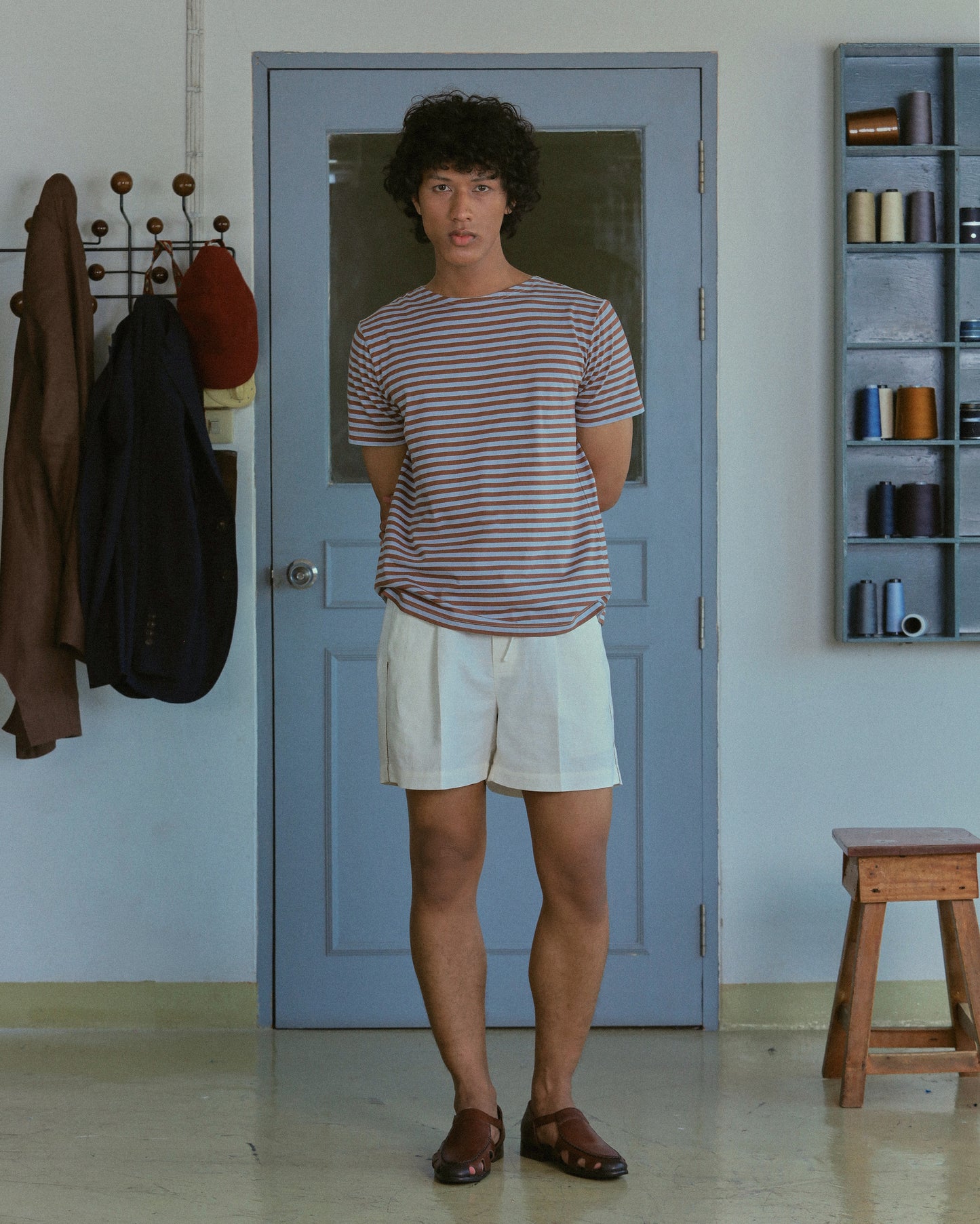 RELAXED FIT SHORTS in OFF-WHITE LINEN