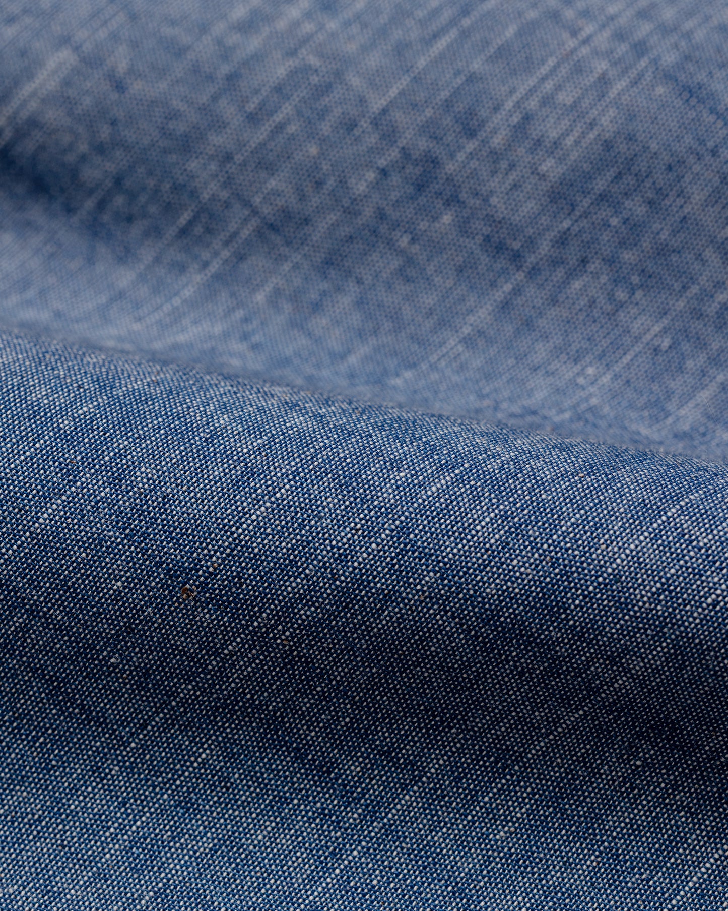 BUTTON DOWN SHIRT in CHAMBRAY