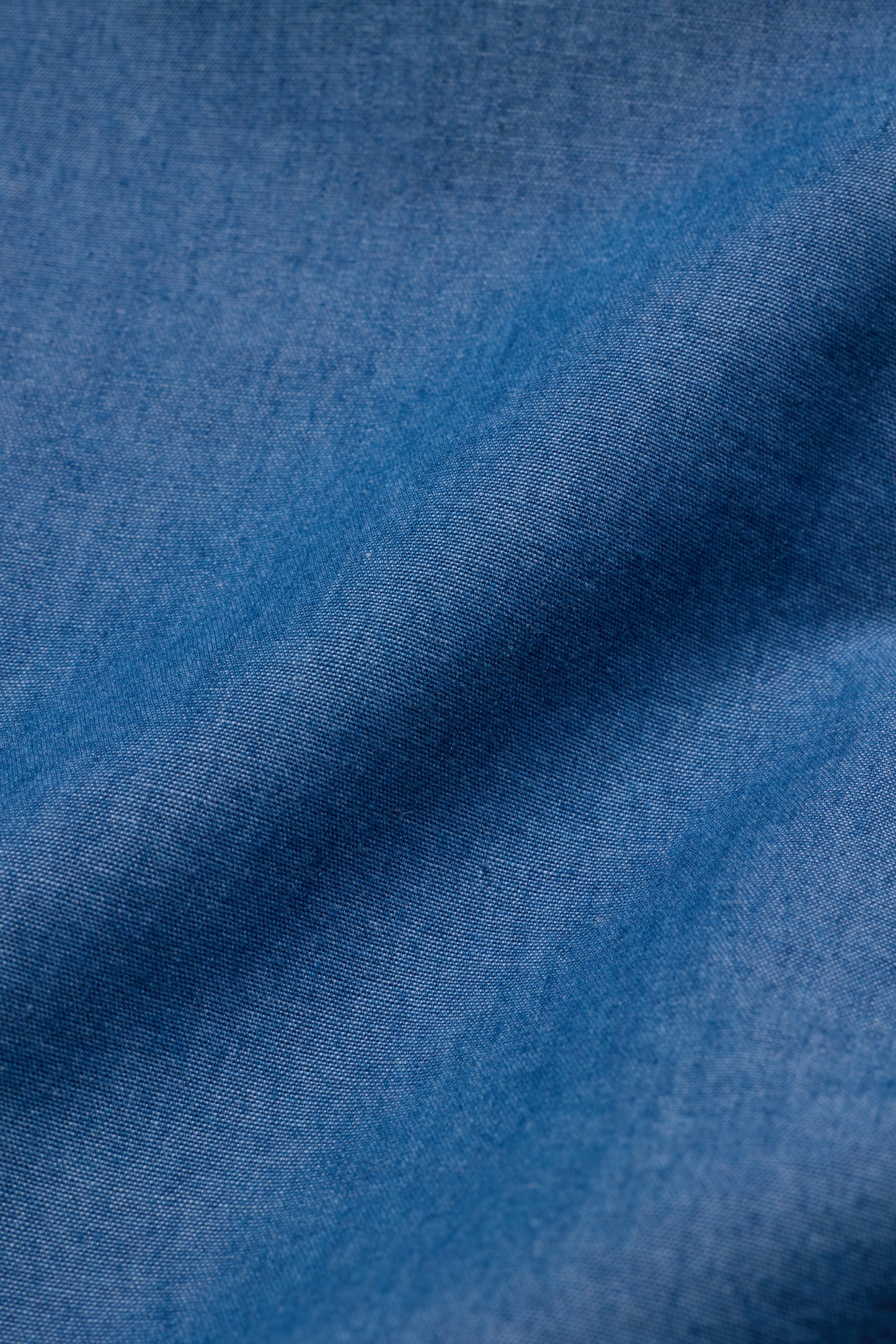 BUTTON DOWN SHIRT in LIGHT DENIM WASHED